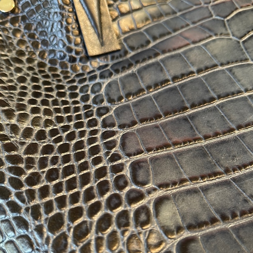 New VINCE Elegant Black Crocodile-Embossed Tote Bag - Picture 4 of 11